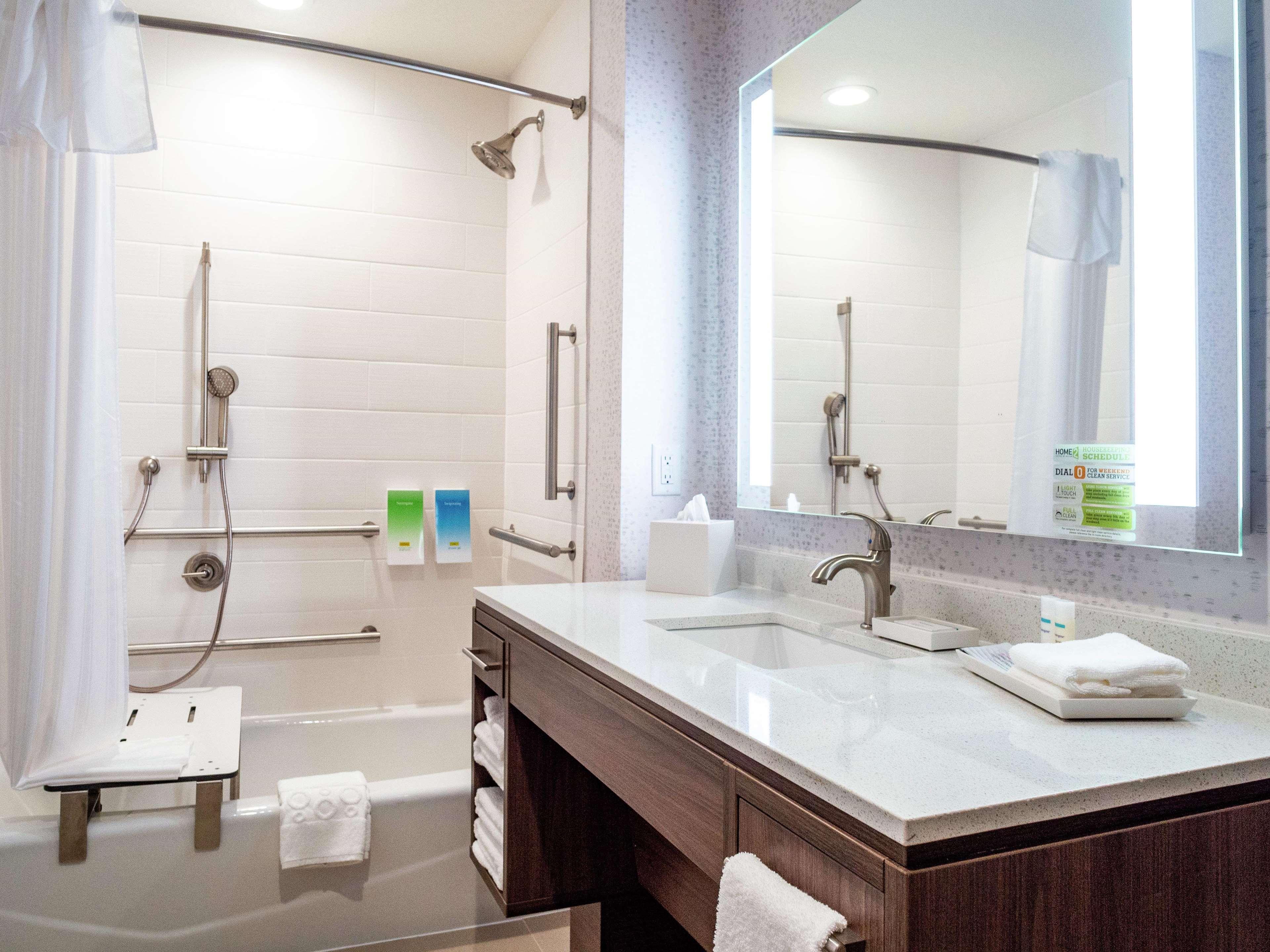 Home2 By Hilton Nw Expressway 3*